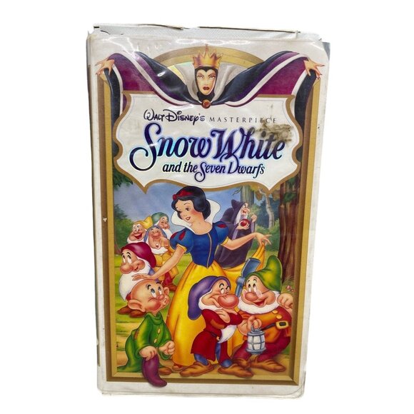 Snow White and the Seven Dwarfs Walt Disney Masterpiece Rated G 84 Minutes READ - Picture 1 of 7